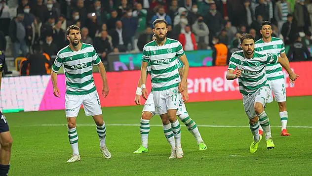 Konyaspor savunmasıyla ilk 10'a girdi 
