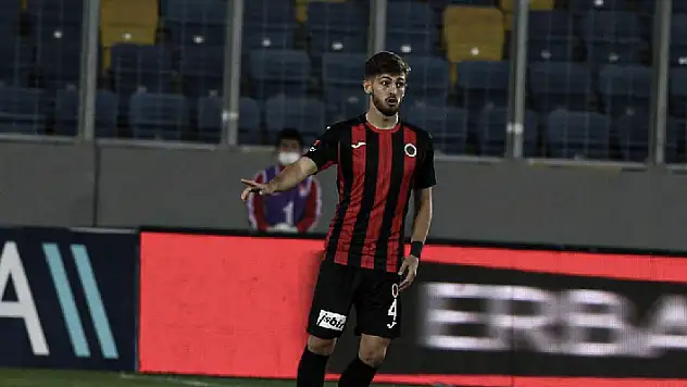 Konyaspor stoperde rota değiştirdi 