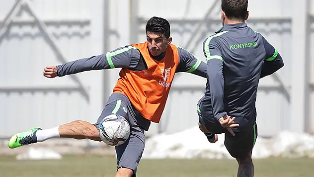 Konyaspor şut ve taktik çalıştı 