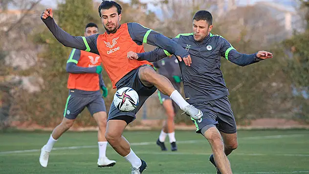Konyaspor taktik idmanı yapıyor 