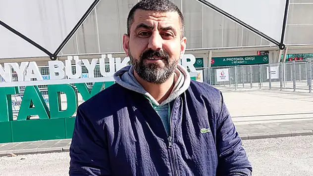 Konyaspor taraftarı depremzedeleri unutmadı