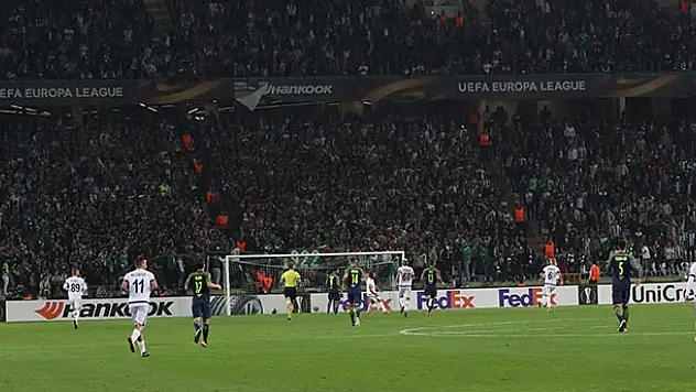 Konyaspor taraftarı yönetimi istifaya çağırdı