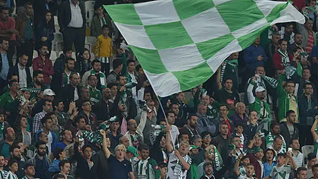 Konyaspor taraftarına 15 bin bayrak 15 bin tişört 15 bin iftariyelik dağıtacak