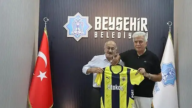 Konyaspor taraftarından belediye başkanlarına tepki