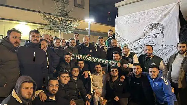Konyaspor taraftarından Deniz Türüç'e destek