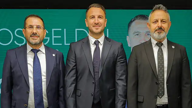 Konyaspor, Teknik Direktör Ali Çamdalı ile sözleşme imzaladı 