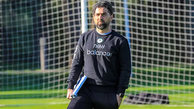 Konyaspor Teknik Direktörü İlhan Palut, Antalya kampında açıklamalarda bulundu
