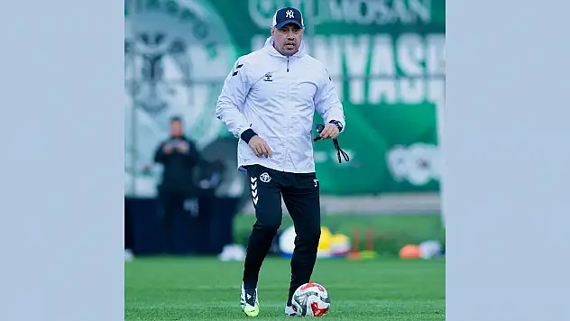 Konyaspor teknik patronu: 8 oyuncuyla anlaştık! 2 transfer daha yapmak istiyoruz