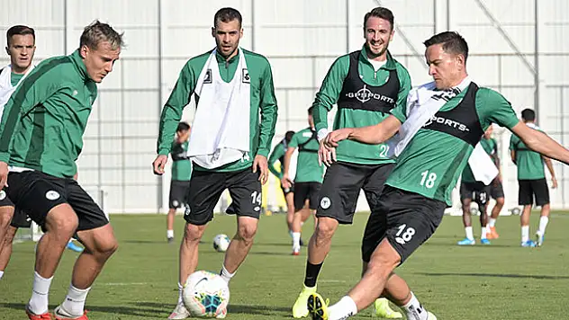 Konyaspor topbaşı yaptı