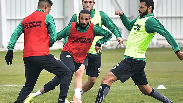 Konyaspor topbaşı yaptı