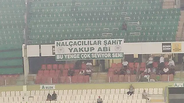 Konyaspor tribününde ilginç pankart
