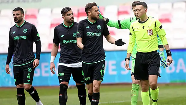 Konyaspor'u hatalar yaktı!