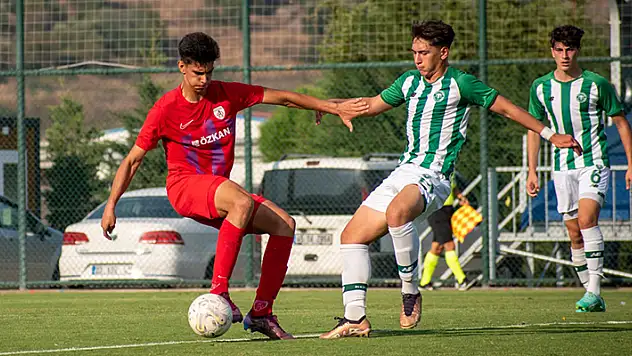 Konyaspor U17 yüzleri güldürdü