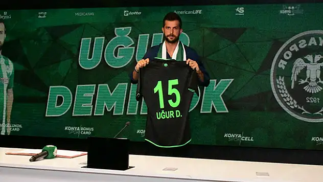 Konyaspor, Uğur Demirok ile 2+1 yıllık sözleşme imzaladı