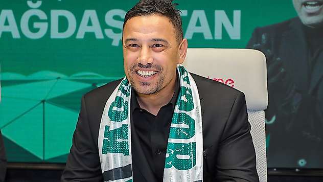 Konyaspor'un eski hocasına para cezası!