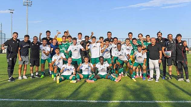 Konyaspor'un gençleri Rize'yi rahat geçti