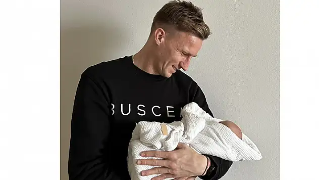 Konyaspor'un kalecisi Jakub Slowik baba oldu 