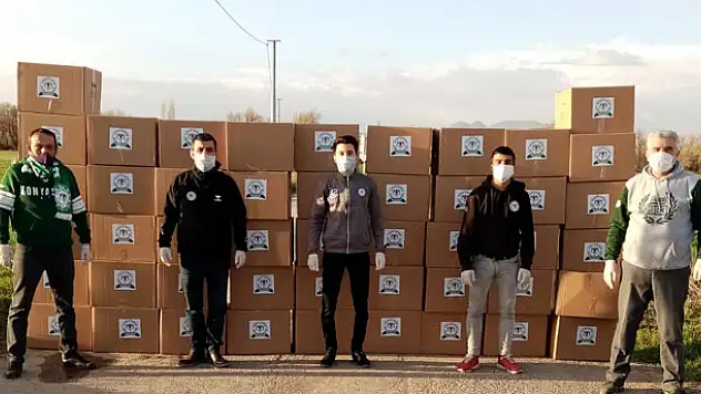 Konyaspor'un taraftar grubundan ihtiyaç sahiplerine gıda desteği