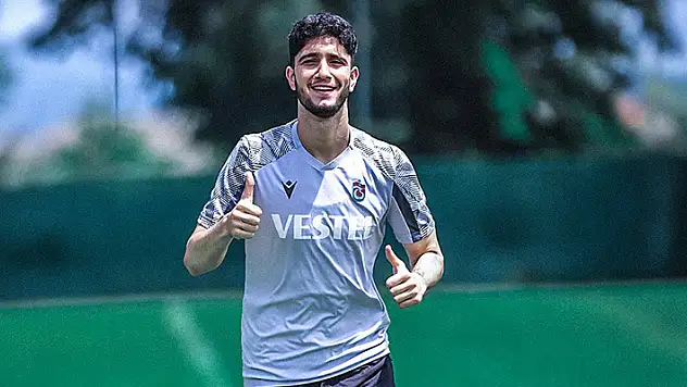 Konyaspor'un yeni forveti Trabzon'dan ayrıldı