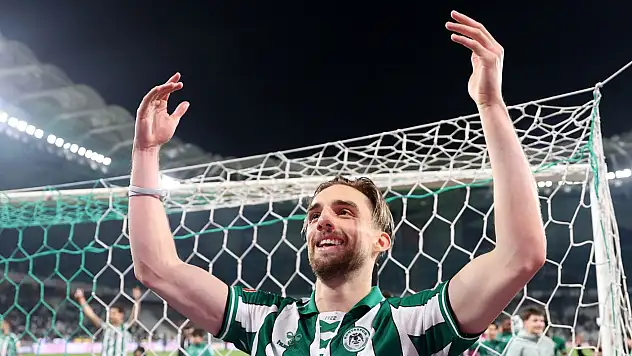 Konyaspor'un yıldızı ilki yaşadı