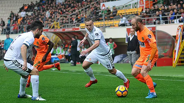 Konyaspor ve Alanyaspor ligde 6. randevuda