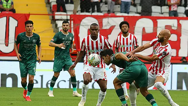 KONYASPOR YERİNİ KORUDU
