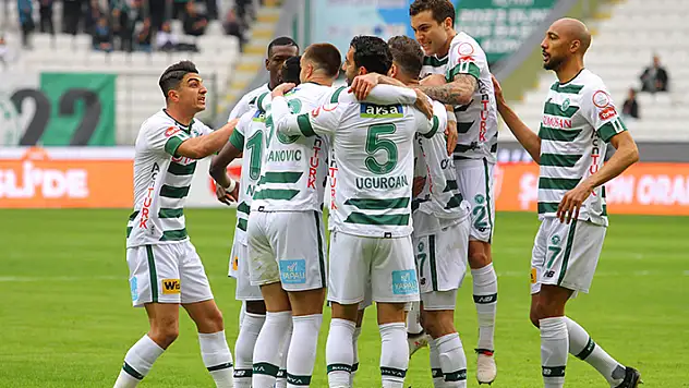 KONYASPOR, YERİNİ KORUDU

