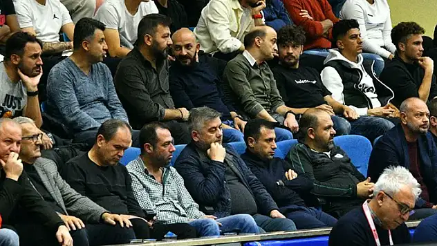 Konyaspor yönetimi ve futbolculardan destek