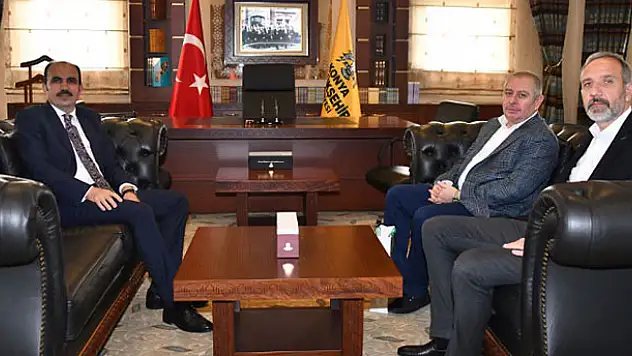Konyaspor yönetiminden Büyükşehir Belediye Başkanı Altay'a ziyaret