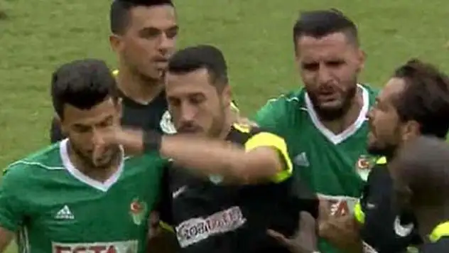 Konyaspor yönetiminden Jahovic'e kırmızı kart tepki