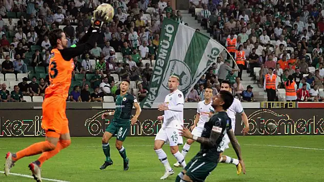 Konyaspor zirveye oynuyor