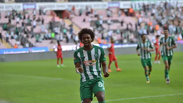 Konyaspor zirveye yükseldi: Üst üste 4. galibiyet
