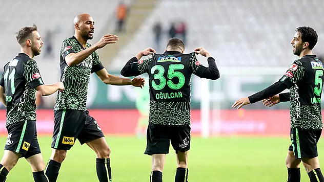 Konyaspor zorda olsa son 16'da!