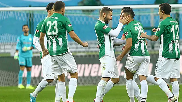 Konyaspor zoru kolaya çevirdi