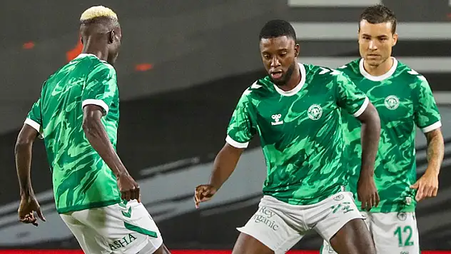 Konyaspor'a Bazoer'den iyi haber