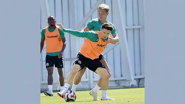 Konyaspor'da 3 isim yok! Bardhi yedek başlıyor