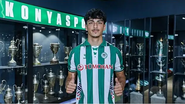 Konyaspor'da beklenen imza atıldı