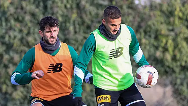 Konyaspor'da çift idman!
