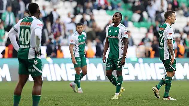 Konyaspor'da futbolcuların performansı can sıkıyor!