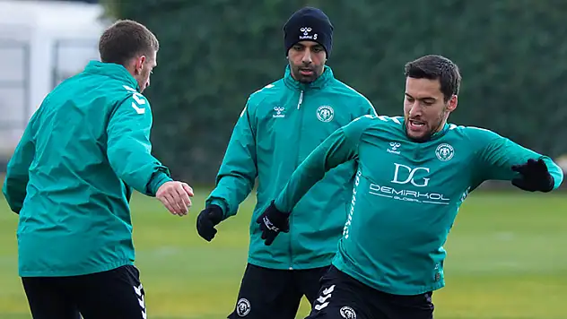 Konyaspor'da hazırlıklar tamamlanıyor! Camia 3 puana kenetlendi