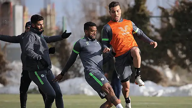 Konyaspor'da hazırlıklar yeniden başlıyor 