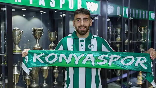 Konyaspor'da ilk imza atıldı