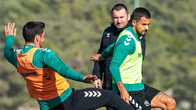 Konyaspor'da izin yok, Trabzon mesaisi başlıyor