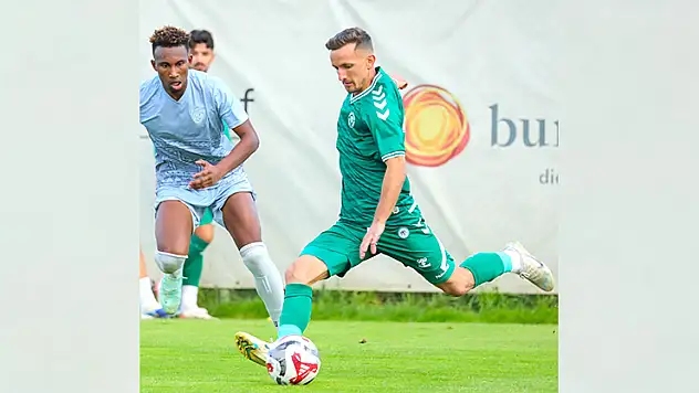 Konyaspor'da Stefanescu ilk golünü hazırlıkta attı