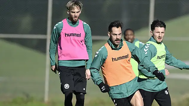 Konyaspor'da stoper ve sol kanat transferi ne durumda?