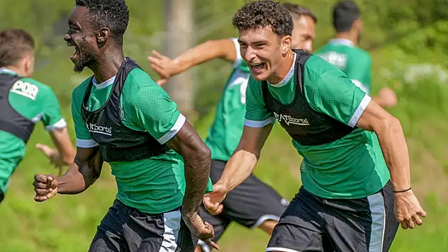 Konyaspor'da yeni transferler takımla çalıştı
