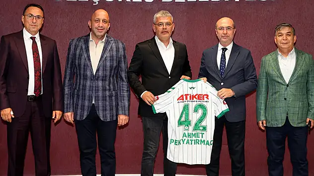 Konyaspor'da ziyaretler sürüyor