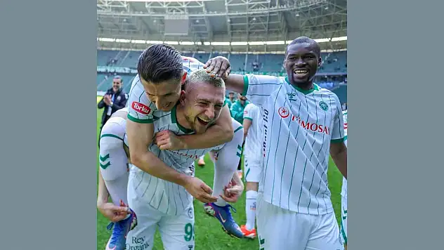 Konyaspor'dan görderme: Çekinerek değil, gülerek!