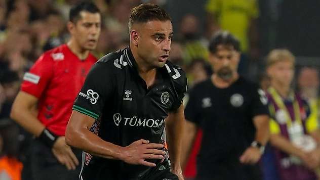 Konyasporlu Deniz'den hakem sitemi