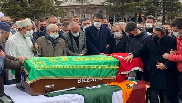 Konyasporlu futbolcu Ahmet Çalık son yolculuğuna uğurlandı